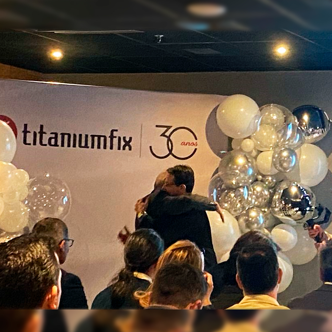 Foto TitaniumFIX003