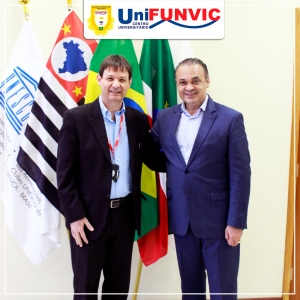 Deputado Federal Roberto de Lucena visita o UniFUNVIC